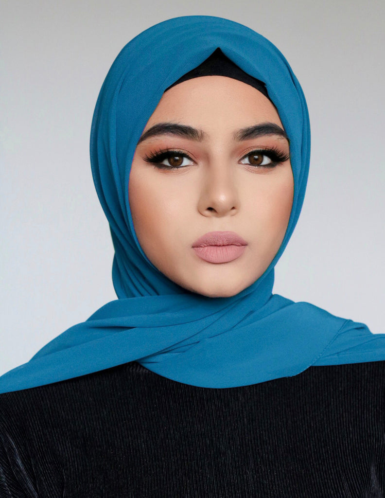 Isha Loona wearing our Turquoise Nano crepe Hijab