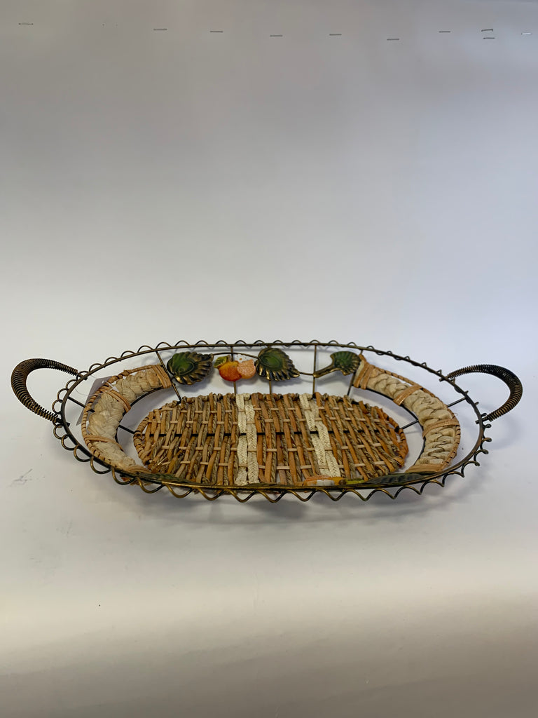 Straw decorated serving tray