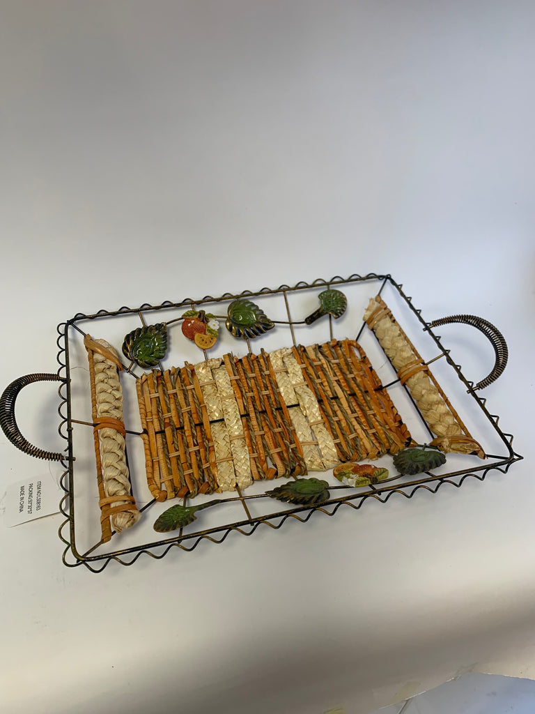 Straw decorated serving tray