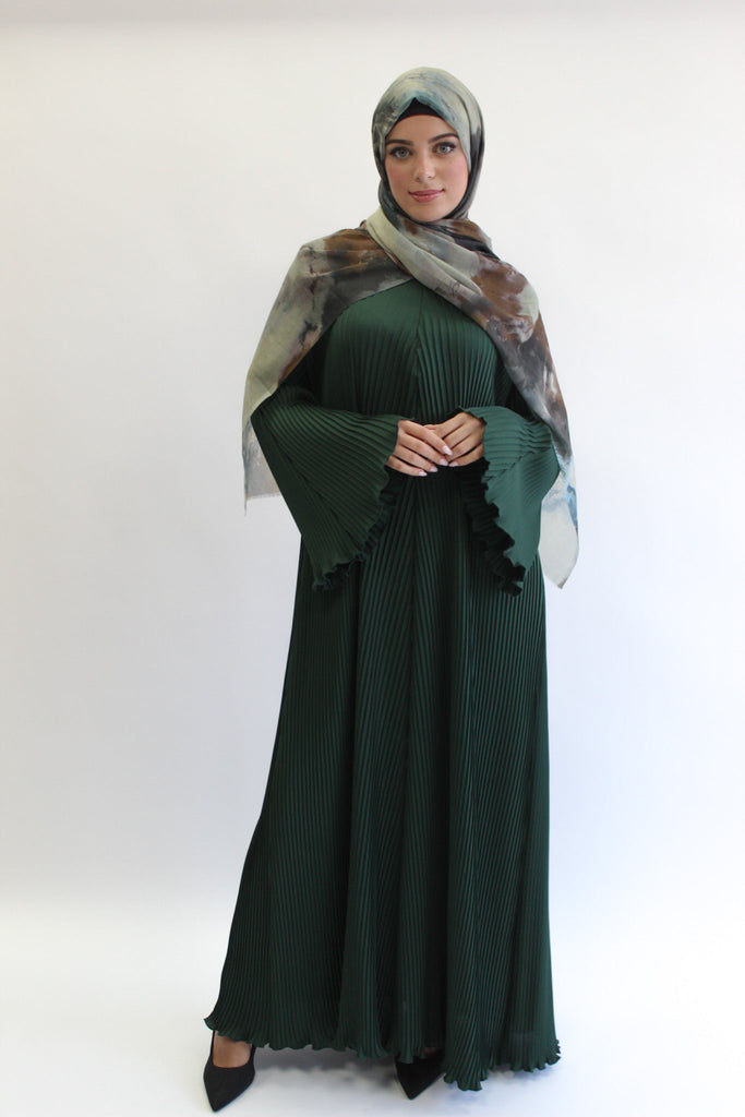 Dark Green Closed Abaya – Plain Pleated Design