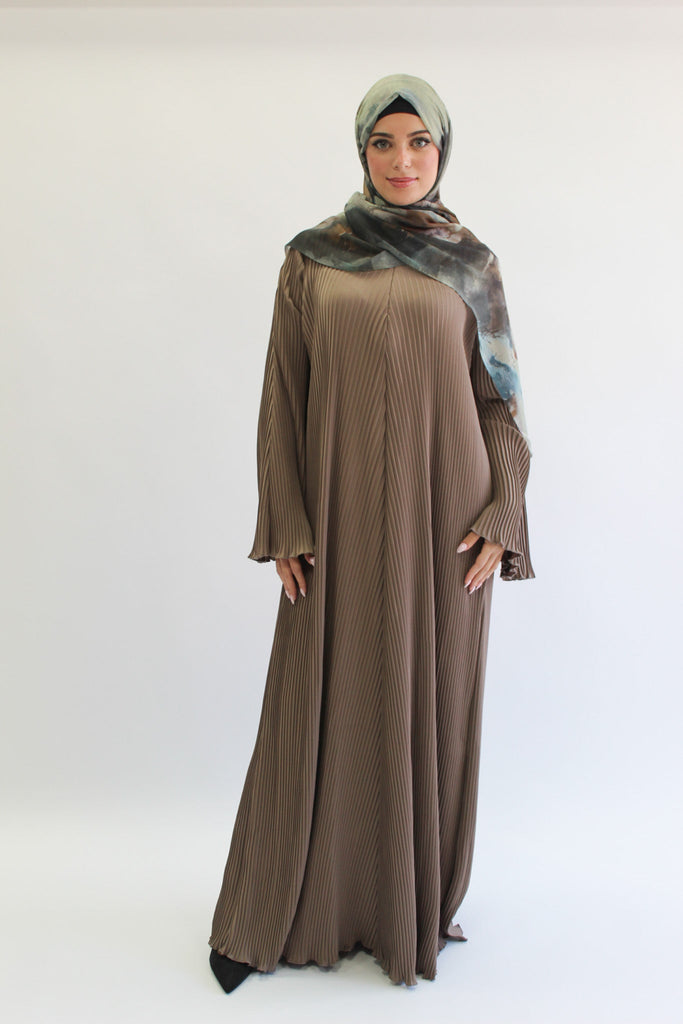 Mink Closed Abaya – Plain Pleated Design