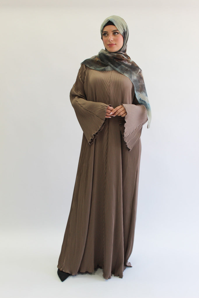 Mink Closed Abaya – Plain Pleated Design