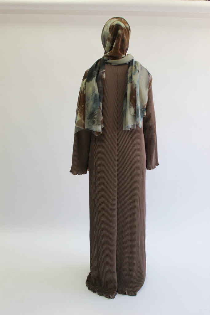 Mink Closed Abaya – Plain Pleated Design