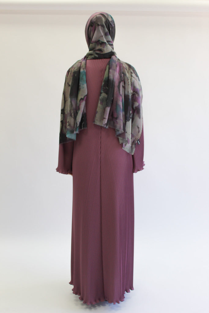 Mauve Closed Abaya – Plain Pleated Design