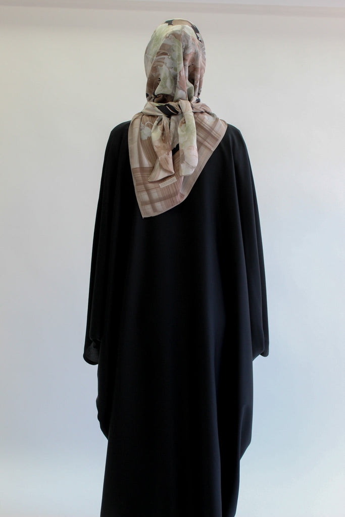 Black Closed Abaya – Ripple Satin Polyester Batwing Design