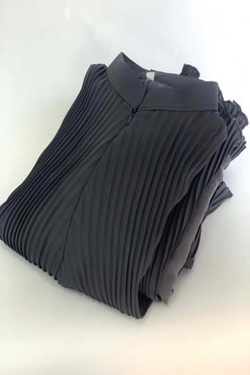 Charcoal Plain Pleated Closed Abaya