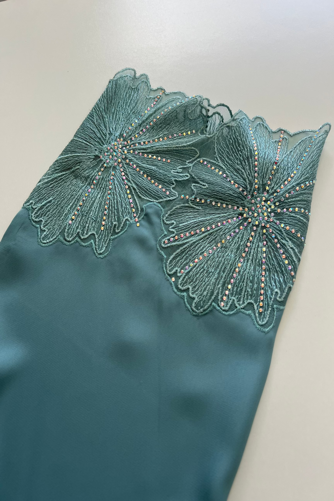 Plain Abaya with Sleeve Work