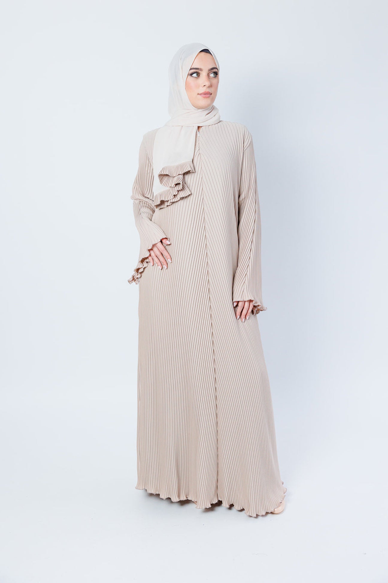 Beige Plain Pleated Closed Abaya