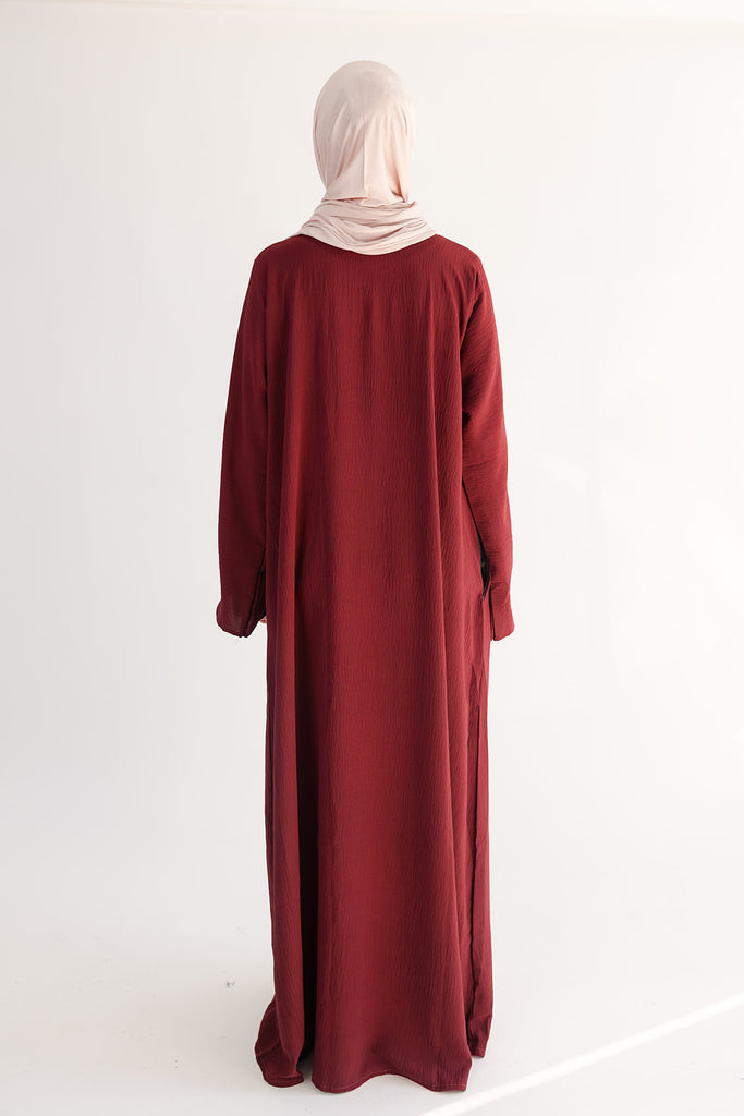 Maroon Closed Abaya – Crushed Polyester with Pocket