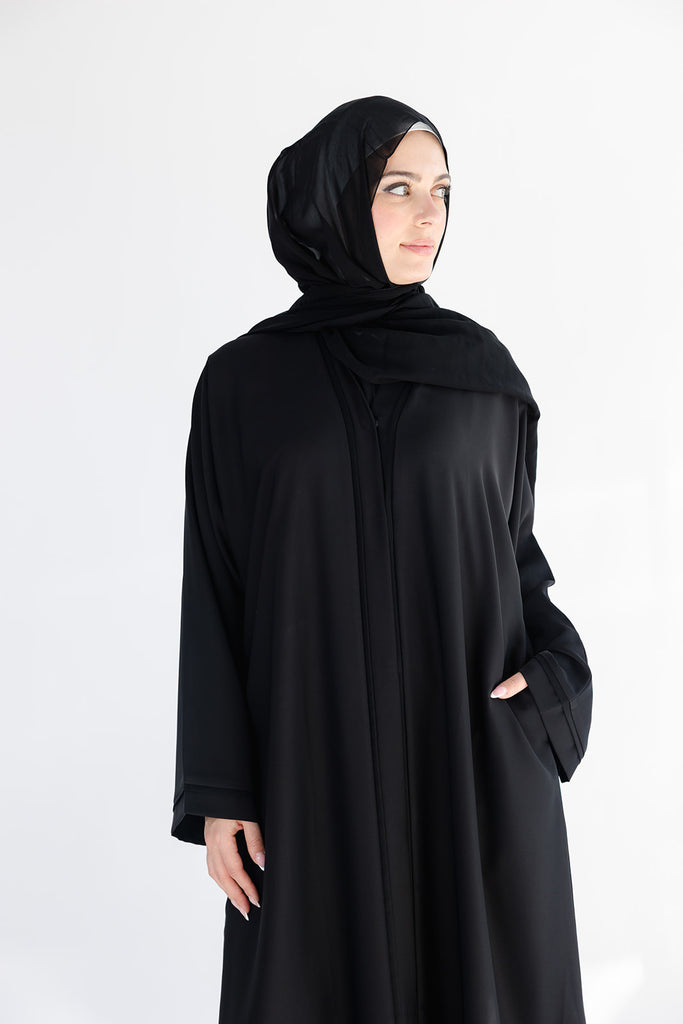 Premium Black Open Abaya – Line Border Design with Pocket and Matching Scarf