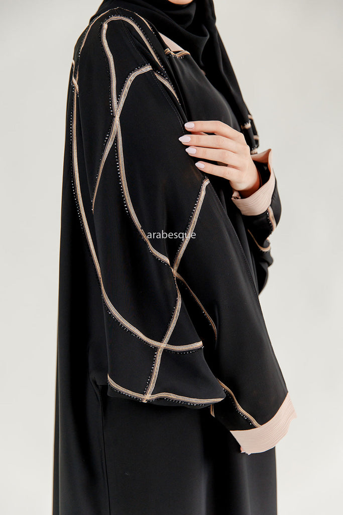 Black Farasha Abaya – Closed Design with Light Gold Embroidered & Diamanté Detailing