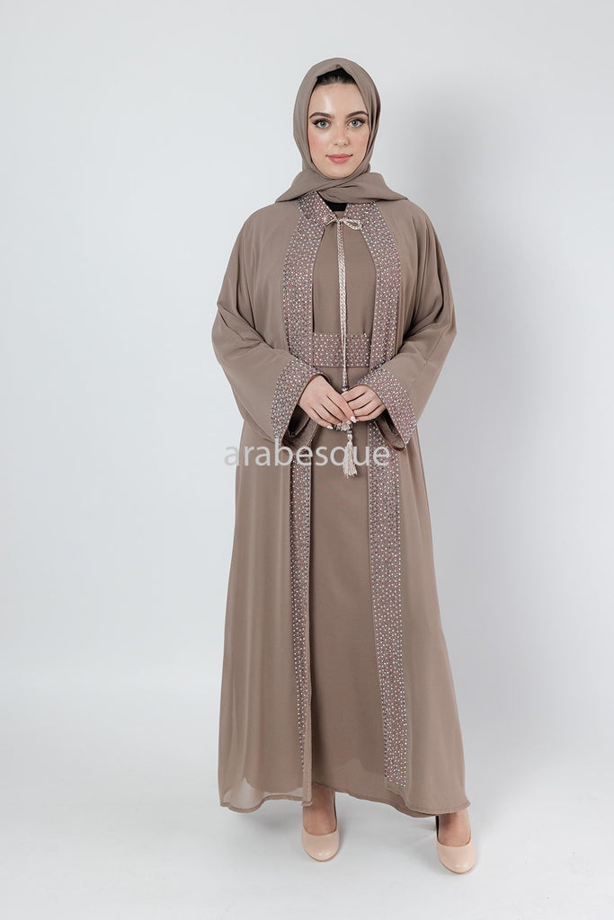 CLOSED ABAYAS