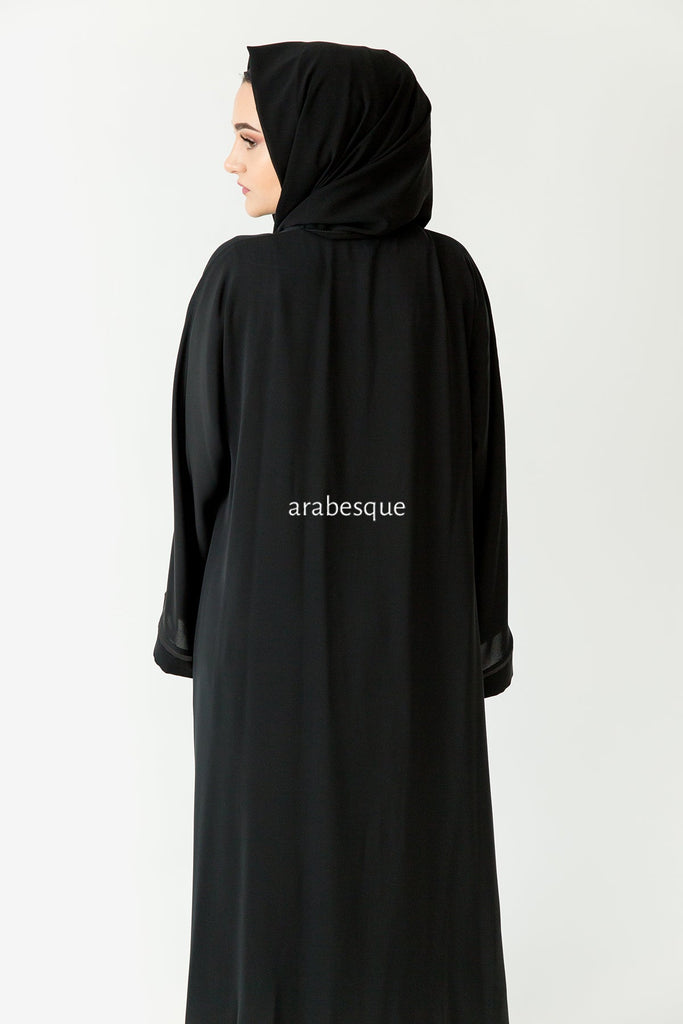 Premium Black Zip Abaya – Line Border Design with Pocket and Matching Scarf
