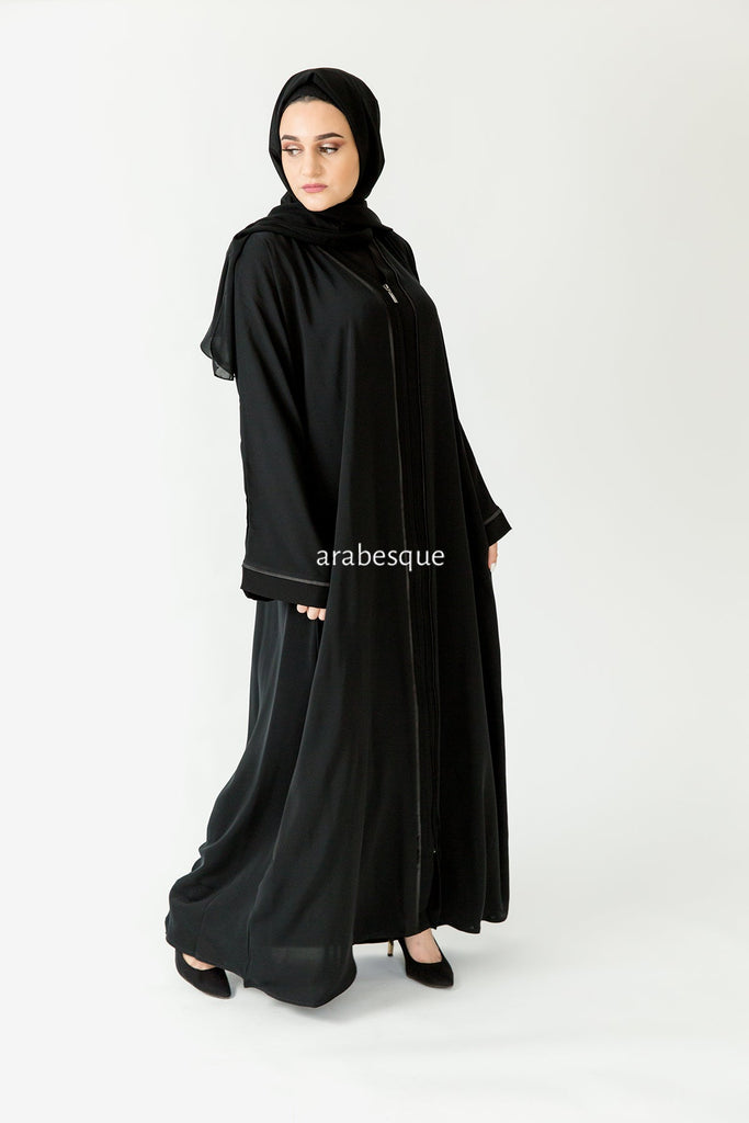 Premium Black Zip Abaya – Line Border Design with Pocket and Matching Scarf