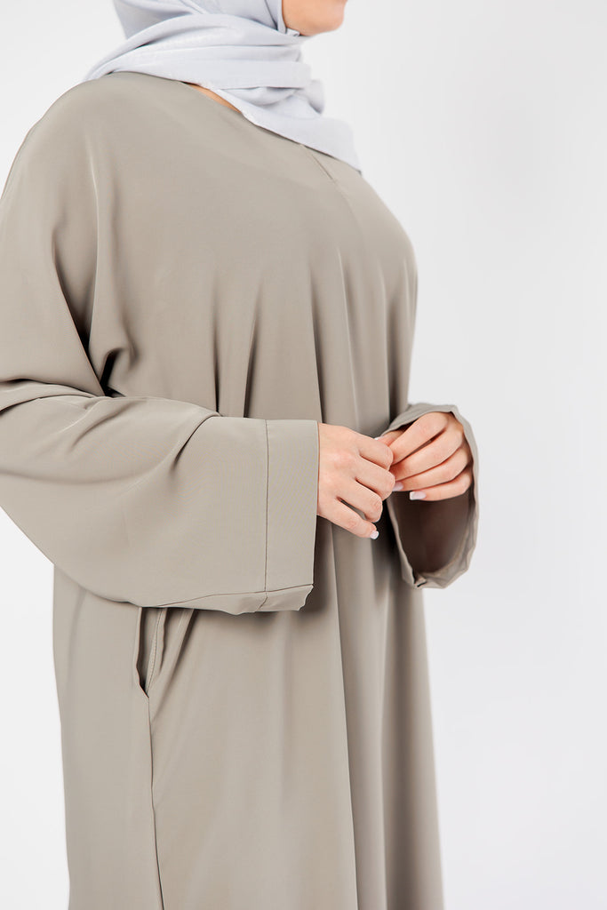 Mink Closed Abaya – Premium Plain Design with Pocket and Wide Sleeves