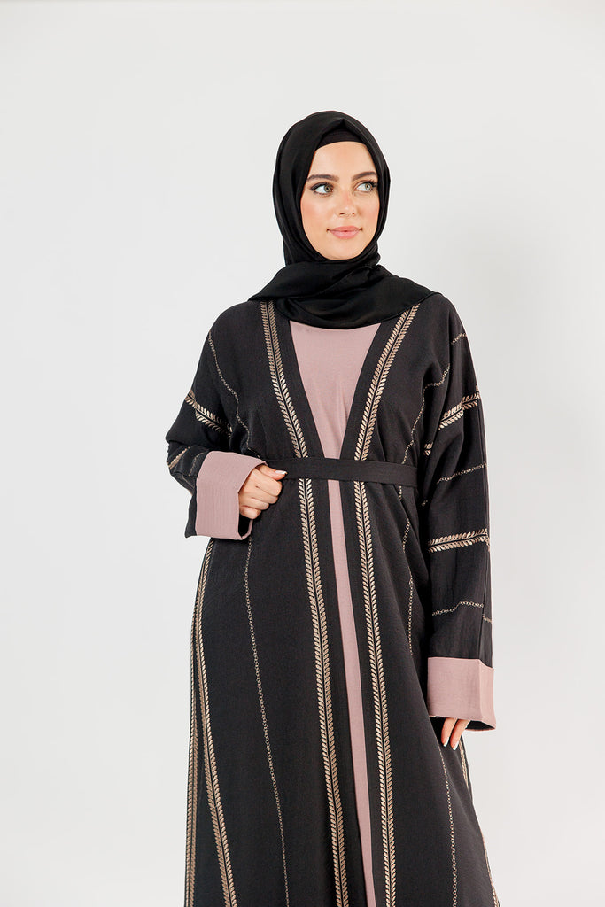 Black Two-Piece Abaya Set – Luxurious Crushed Polyester with Gold Embroidery and Belt