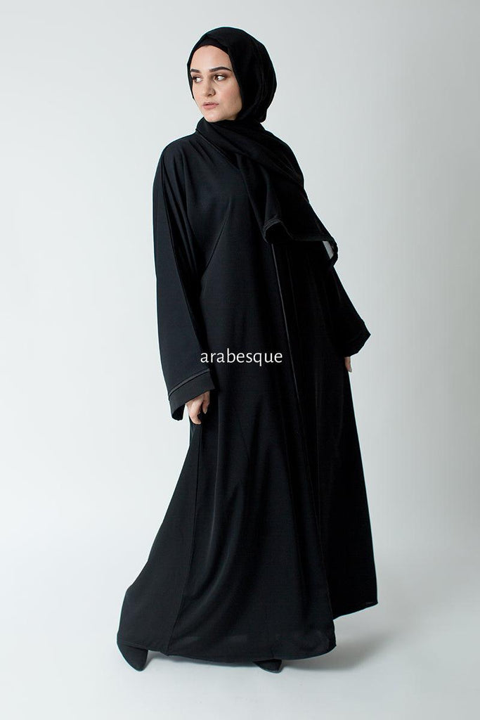 Premium Black Closed Abaya – Line Border Design with Pocket and Matching Scarf