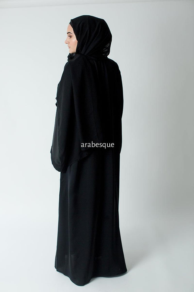Premium Black Closed Abaya – Line Border Design with Pocket and Matching Scarf