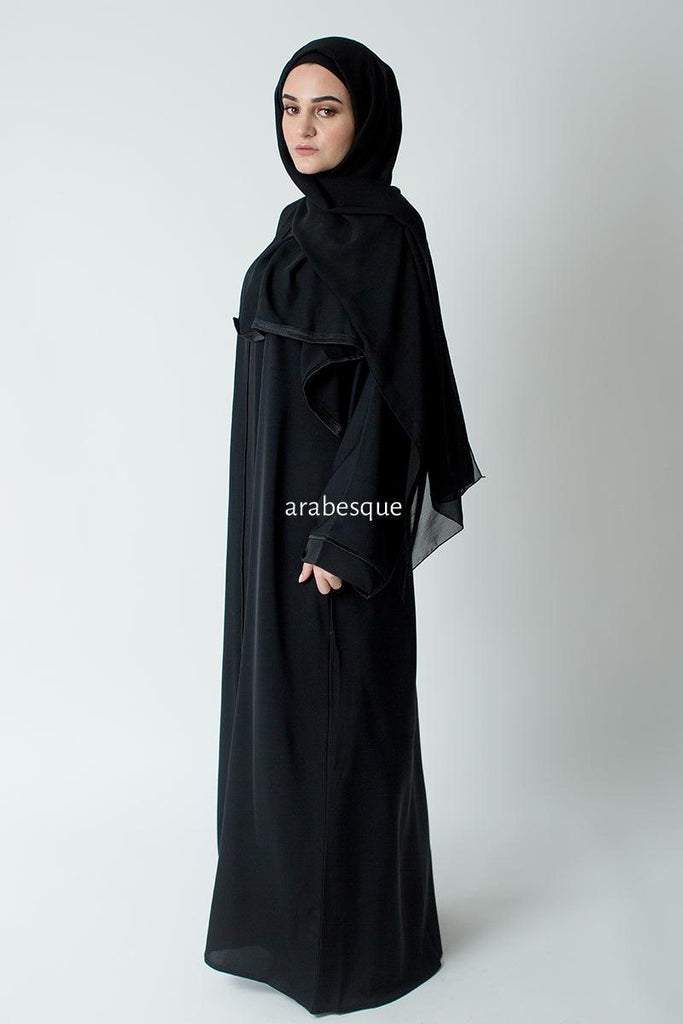 Premium Black Closed Abaya – Line Border Design with Pocket and Matching Scarf