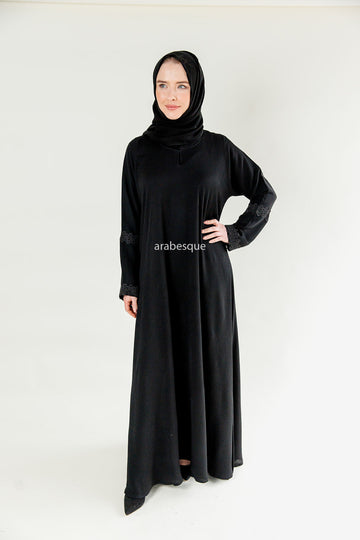 Black Lace Detail Umbrella Cut Textured Closed Abaya