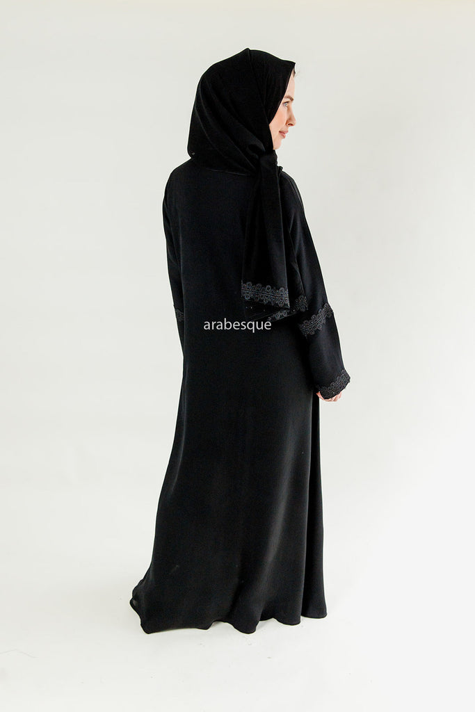 Black Closed Abaya – Textured Umbrella Cut Design with Lace Detail