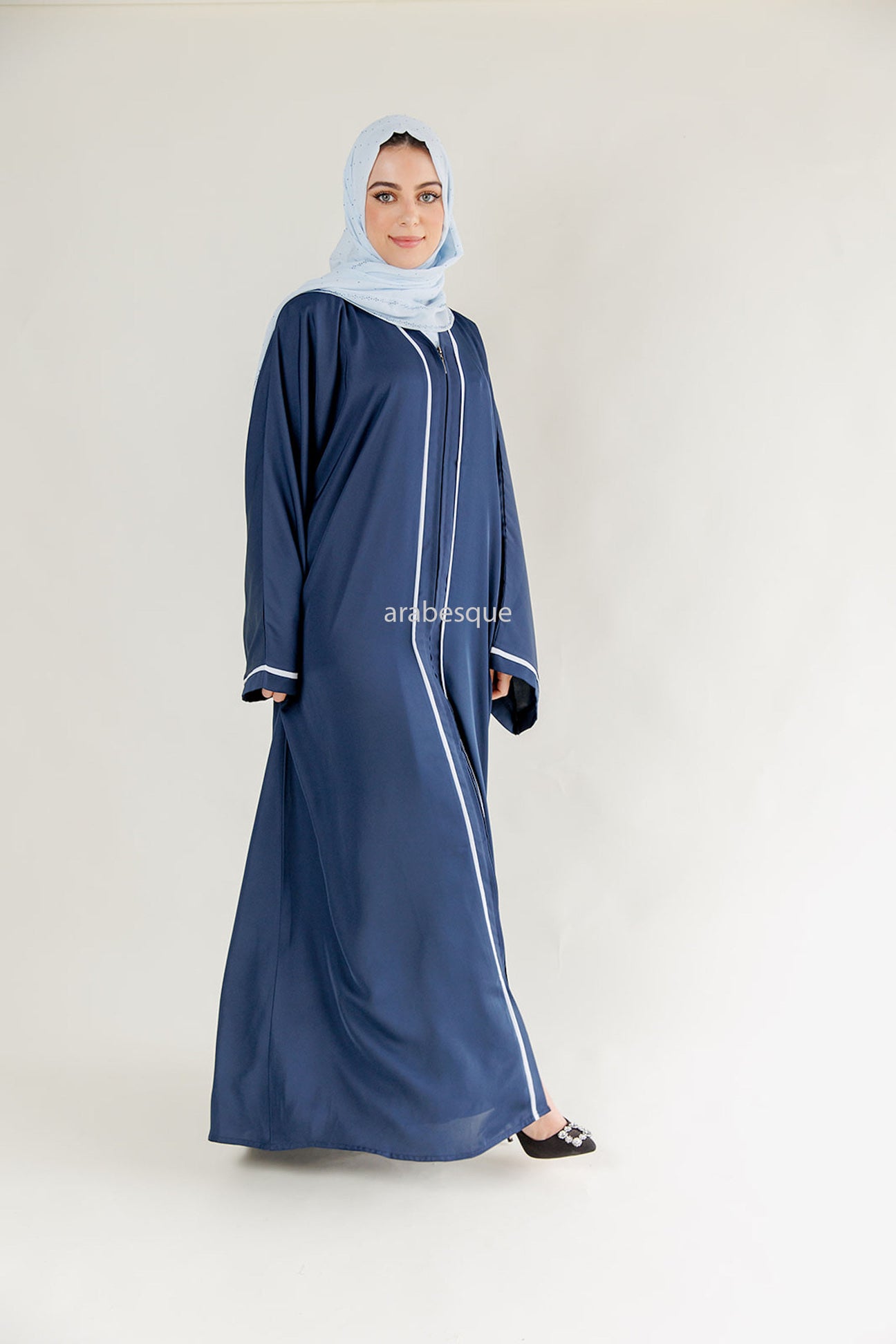 Premium Navy Cream Line Border Zip Abaya
