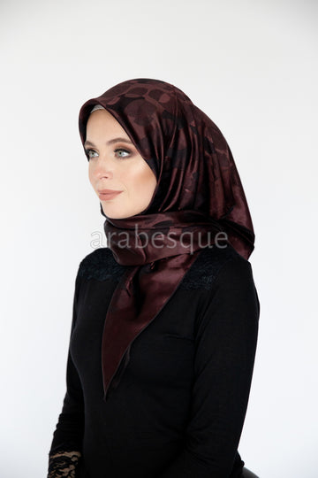 Jacquard Leaf Pattern Square Hijab in Maroon