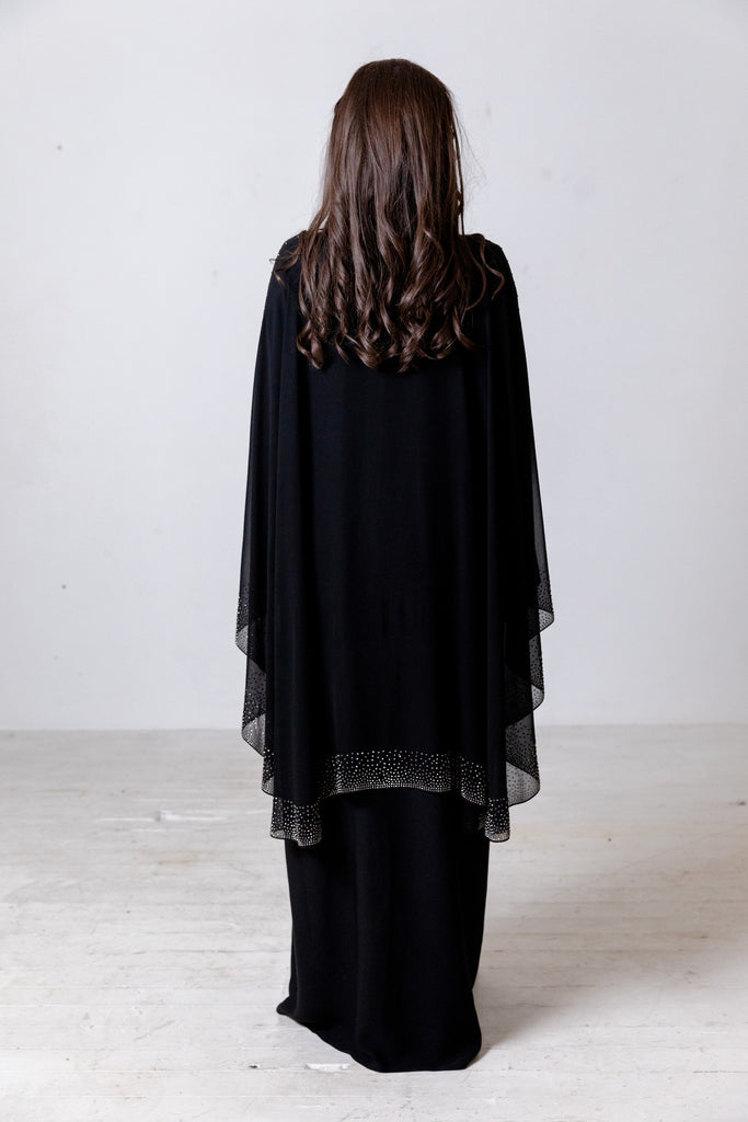 Black Closed Cape Abaya – Luxury Chiffon Design with Silver Stonework