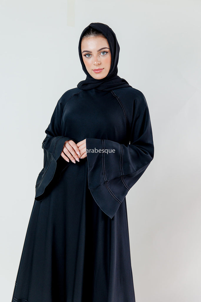 Black Closed Abaya – Elegant Umbrella Cut Design with Subtle Detailing