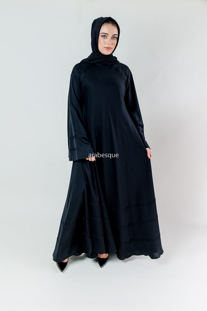 Black Closed Abaya – Elegant Umbrella Cut Design with Subtle Detailing