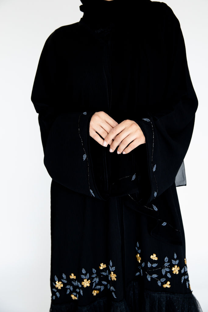 Black Open Abaya – Crushed Fabric Design with Net and Beaded Detailing