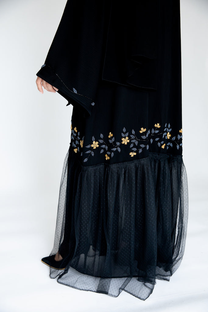 Black Open Abaya – Crushed Fabric Design with Net and Beaded Detailing