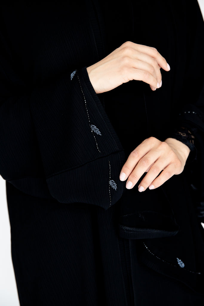 Black Open Abaya – Crushed Fabric Design with Net and Beaded Detailing