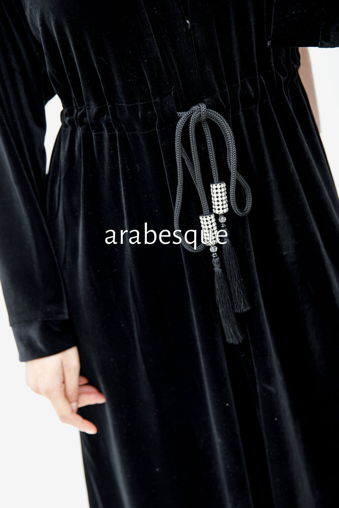 Black Open Abaya – Elegant Plain Velvet Design