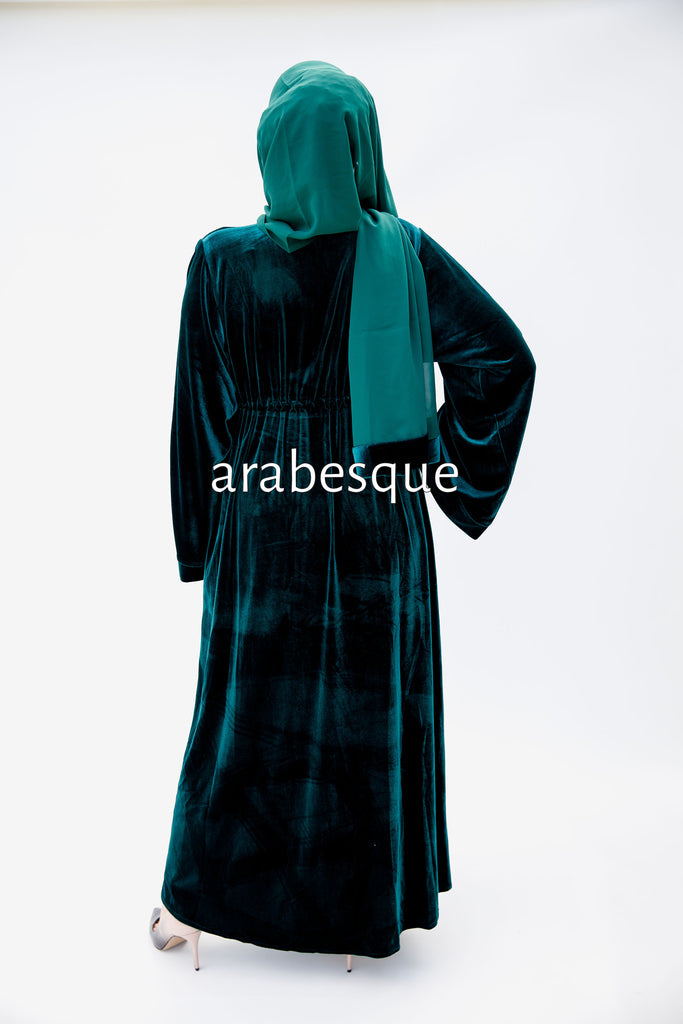 Dark Green Open Abaya – Elegant Plain Velvet Design